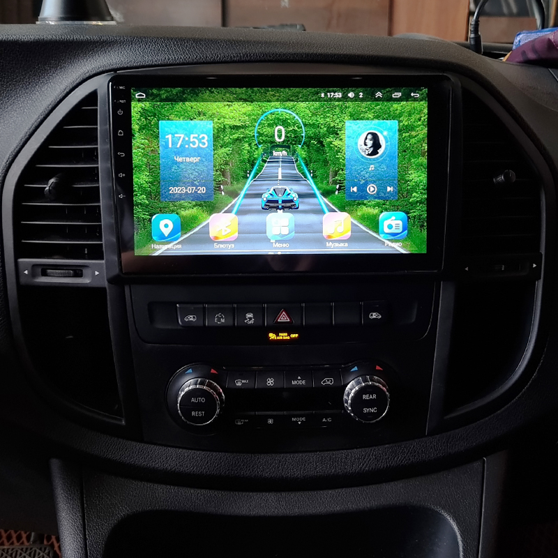 Штатная магнитола Lesko для Mercedes-Benz Vito III (W447) 2014-н.в. экран 10" 4/64Gb CarPlay 4G Wi-Fi GPS Prime