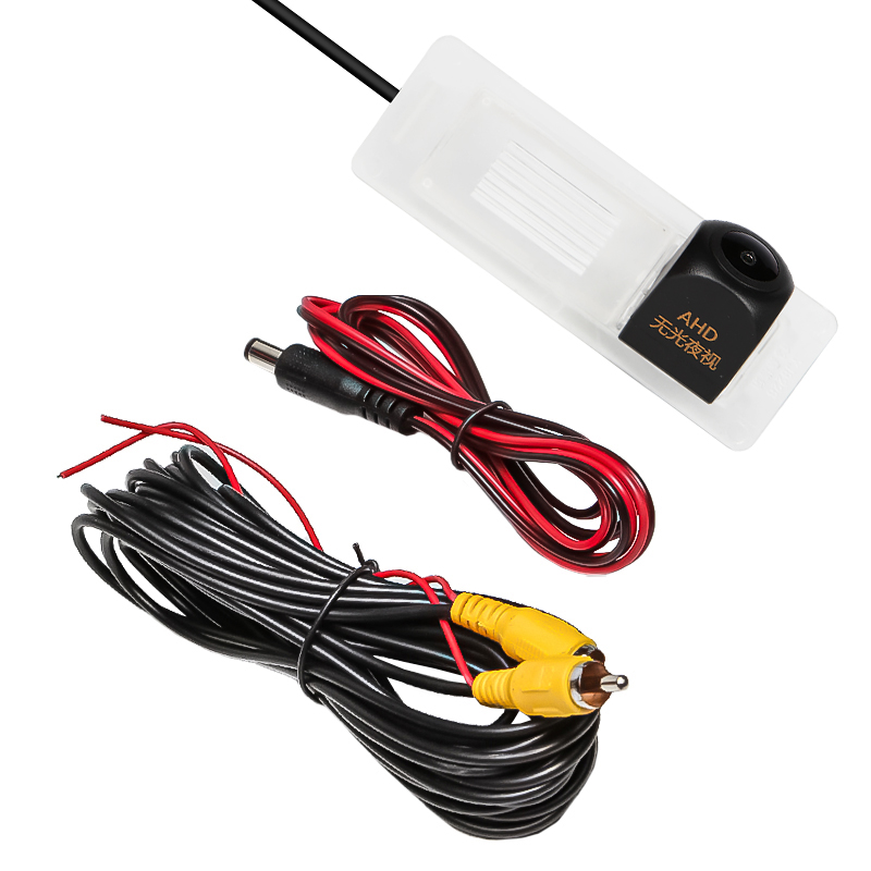 Автомобильная камера заднего вида Volkswagen Jetta 2013-2016 Skoda Rapid 2012-2016 (976)