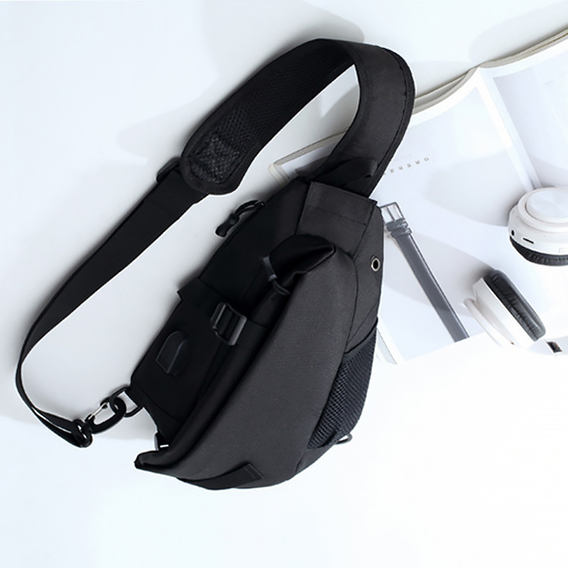 Рюкзак на одно плечо 905 вместительная с USB портом водонепроницаемая Black