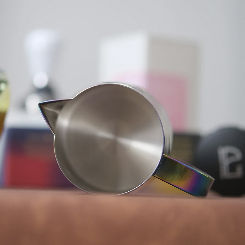 Питчер для молока JibbiJug молочник для вспенивания молока нержавеющая сталь градиент 600 мл Rainbow