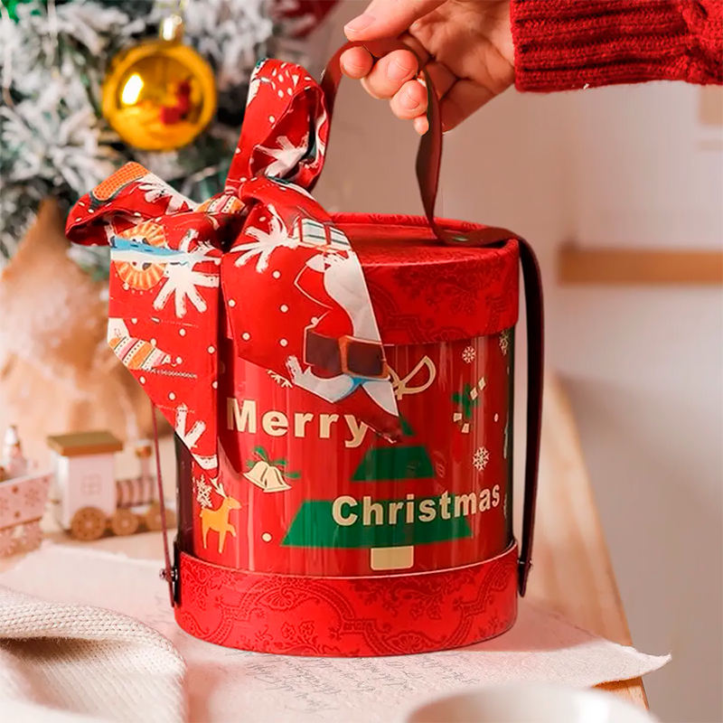 Рождественский подарочный набор 08 чашка крем для рук носки новогодние подарок на новый год