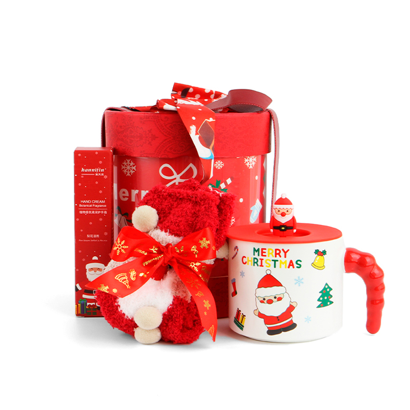 Рождественский подарочный набор 08 чашка крем для рук носки новогодние подарок на новый год