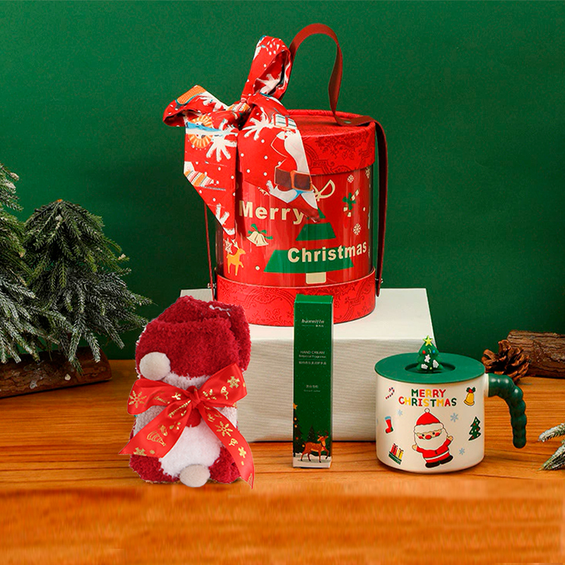 Рождественский подарочный набор 23 чашка крем для рук носки новогодние подарок на новый год