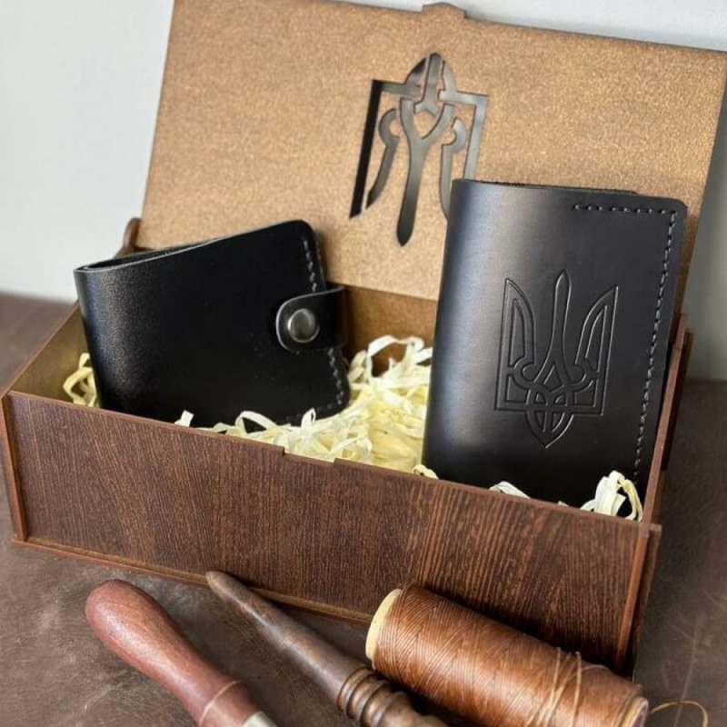 Жіночий подарунковий набір з гаманця Біфолд та обкладинки на паспорт