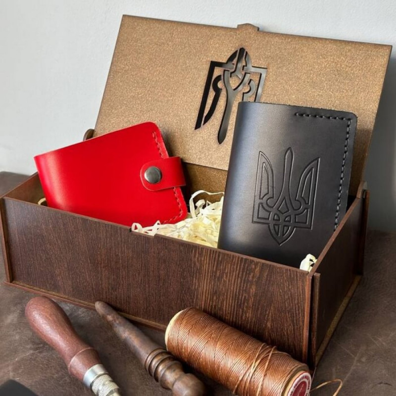 Жіночий подарунковий набір з гаманця Біфолд та обкладинки на паспорт