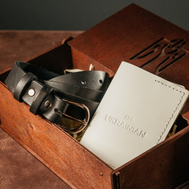 Жіночий подарунковий набір з ременя Dakota та обкладинки на паспорт