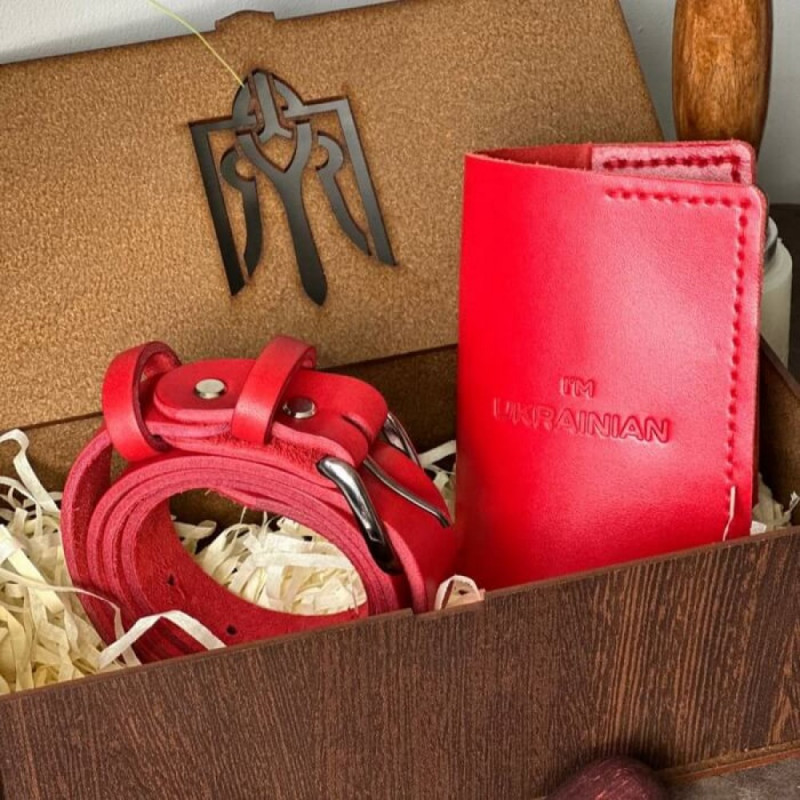 Жіночий подарунковий набір з ременя Dakota та обкладинки на паспорт
