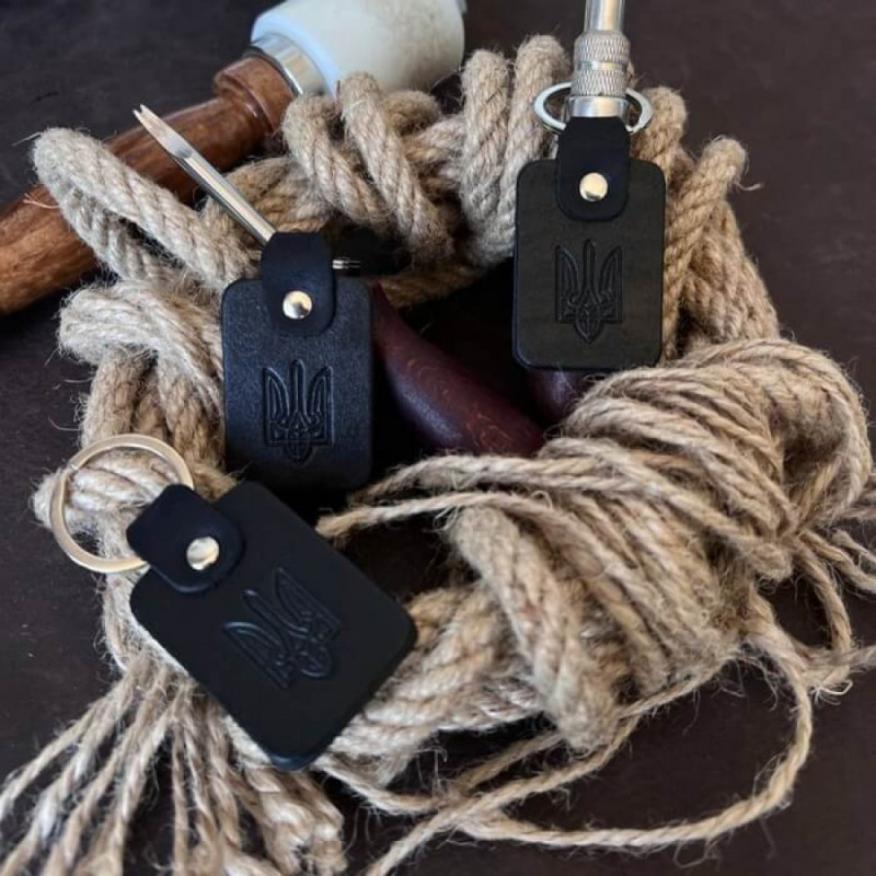 Брелок Тризуб чорний унісекс