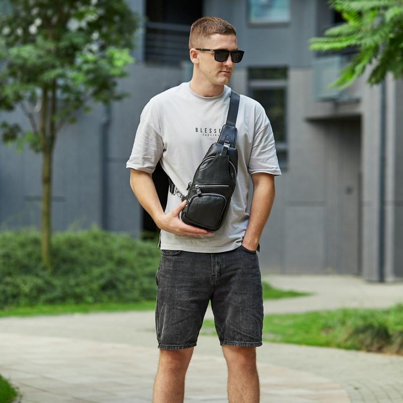 Сумка-слінг чоловіча на плече 17х32х7, нагрудний шкіряний рюкзак для міста TIDING BAG MK16094 чорний