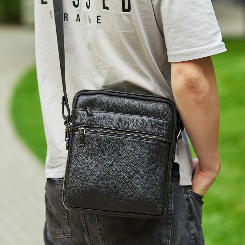 Чоловіча шкіряна сумка через плече 23х26х8, барсетка для телефону та документів Tiding Bag 711511 чорна