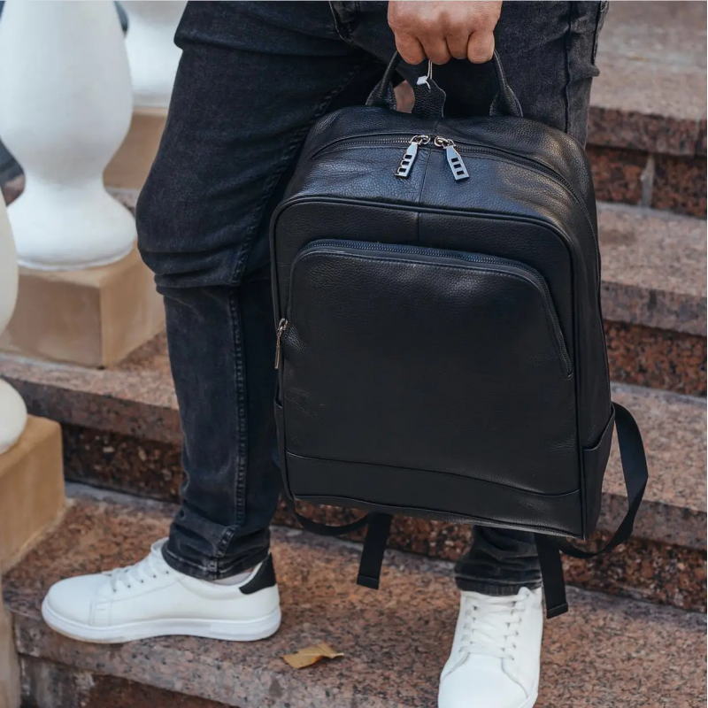 Чоловічий рюкзак шкіряний міський для ноутбука 28х40х14, сумка на спину для студента Tiding Bag , чорна