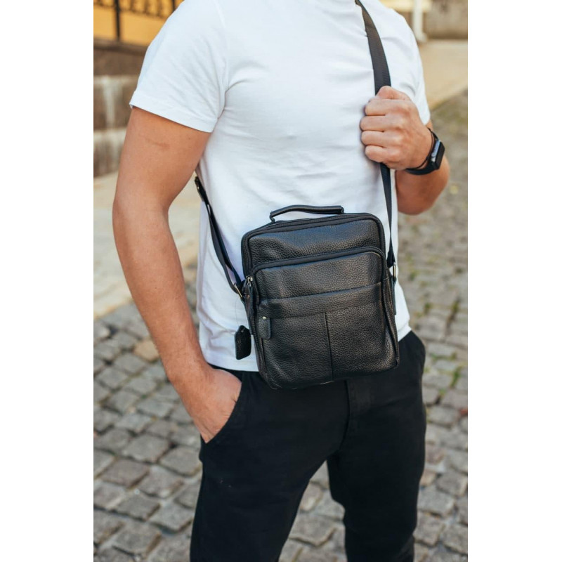 Сумка через плече з натуральної шкіри 22х24х6 / месенджер для активного чоловіка, чорний