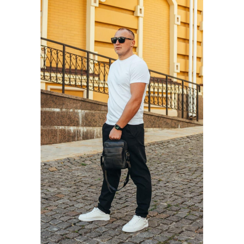 Сумка через плече з натуральної шкіри 22х24х6 / месенджер для активного чоловіка, чорний