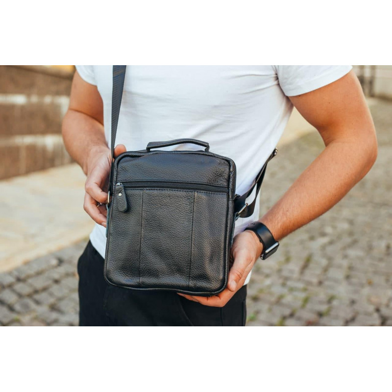 Сумка через плече з натуральної шкіри 22х24х6 / месенджер для активного чоловіка, чорний