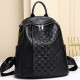 Шкіряний жіночий рюкзак з тисненням 32х27х16, сумка наплічна з шахматним візерунком, чорна