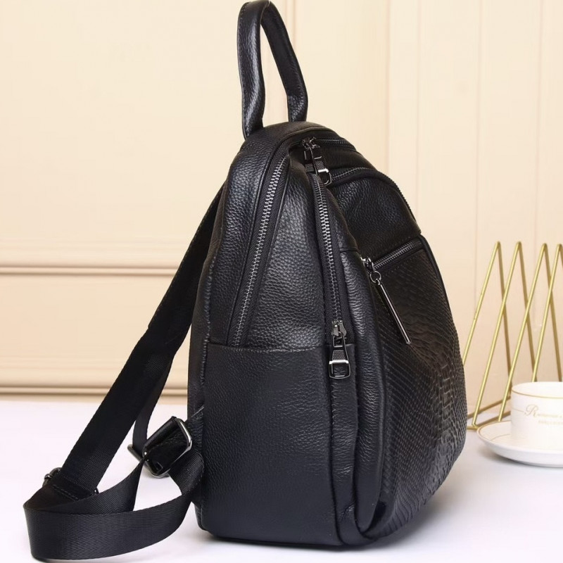 Рюкзак жіночий шкіряний з тисненням під рептилію 23х30х13, сумка наплічна для міста, чорна