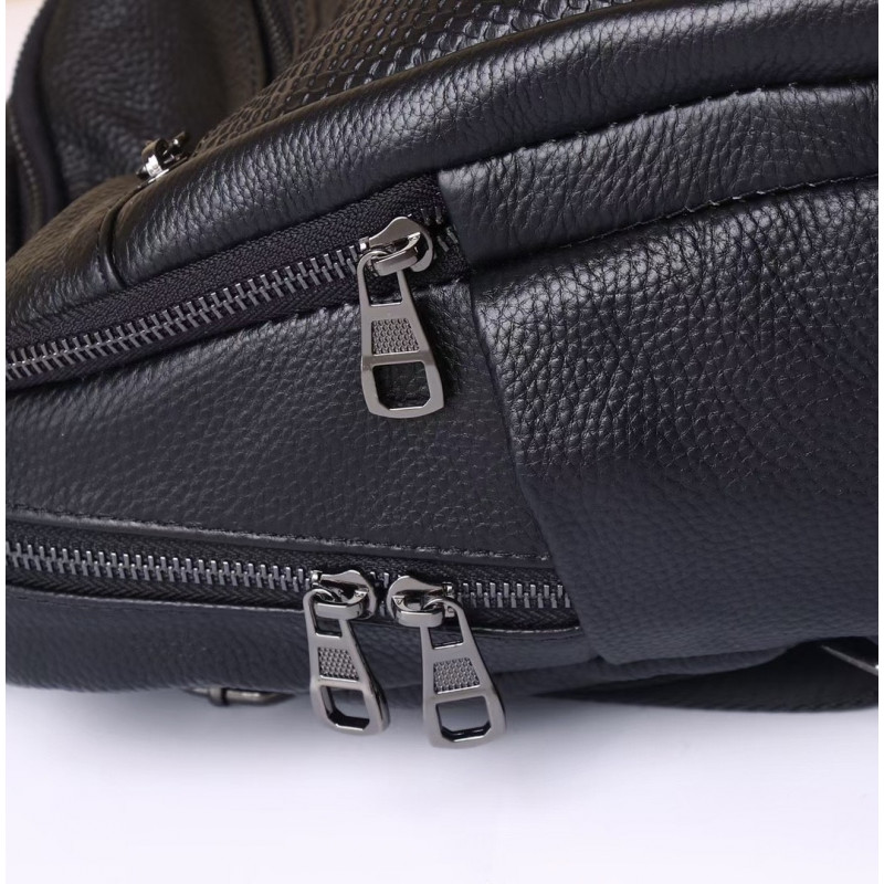 Рюкзак жіночий шкіряний з тисненням під рептилію 23х30х13, сумка наплічна для міста, чорна