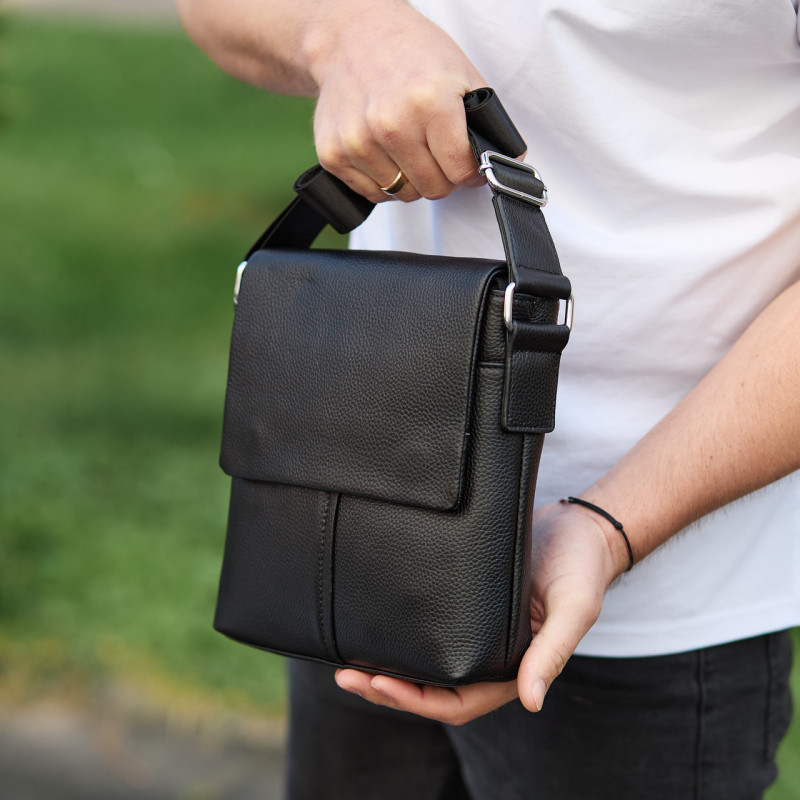 Шкіряна чоловіча сумка-месенджер 21х23х5.5, сумка планшет через плече Tiding Bag 48450 чорна