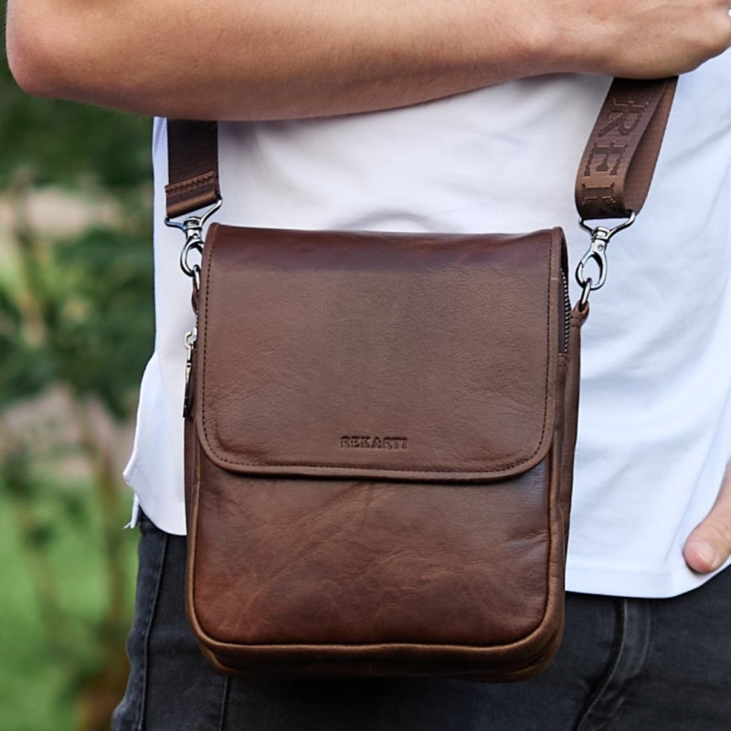Барсетка з клапаном через плече 24х20х6, чоловіча сумка з гладкою шкірою Tiding Bag TD-81020 коричнева
