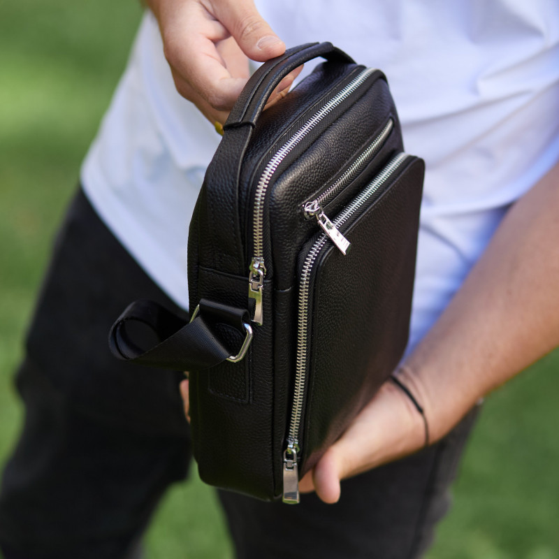 Чоловіча сумка-барсетка через плече з ручкою 21х26х6 сумка месенджер шкіряна Tiding Bag M616932 чорна